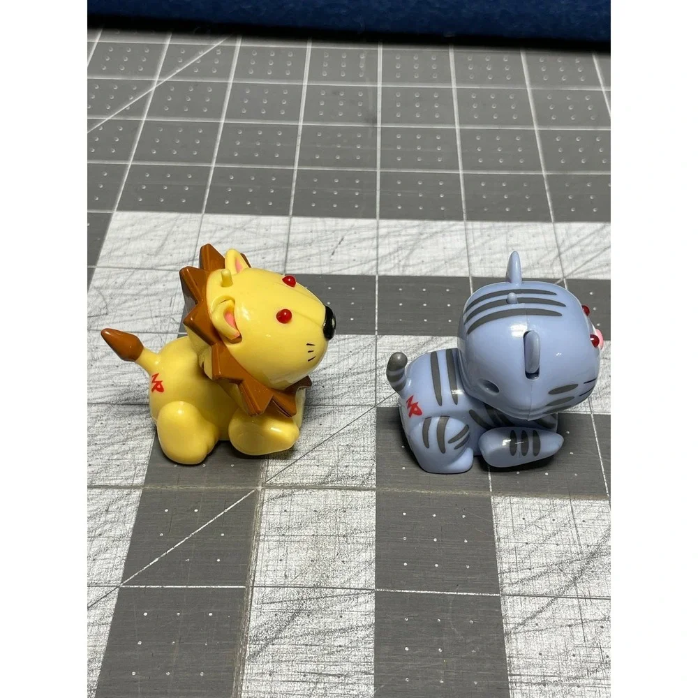 Micro Pet Lot Lion 2002 Blue Cat 2003 Not Tested